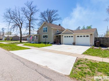 320 Kansas Street , Murdock, NE 68407