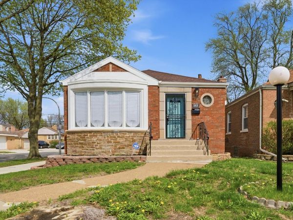 8801 S Clyde Avenue , Chicago, IL 60617