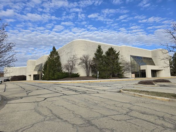 3344 Mall Loop Drive , Joliet, IL 60433