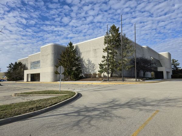 3344 Mall Loop Drive, Joliet, IL 60433