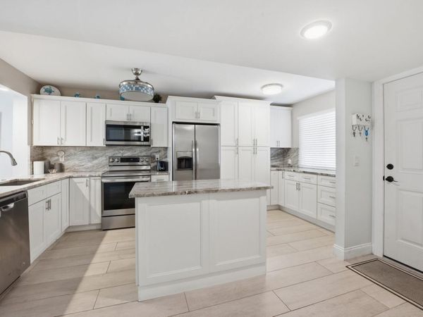 3138 Via Poinciana, Unit 306, Lake Worth, FL 33467