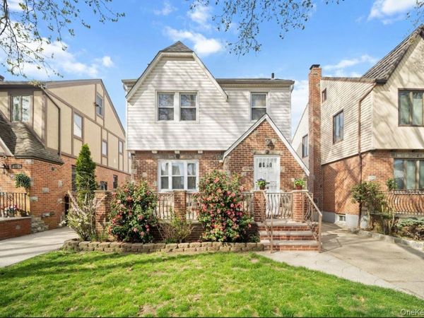 60-56 69th Lane, Maspeth, NY 11378