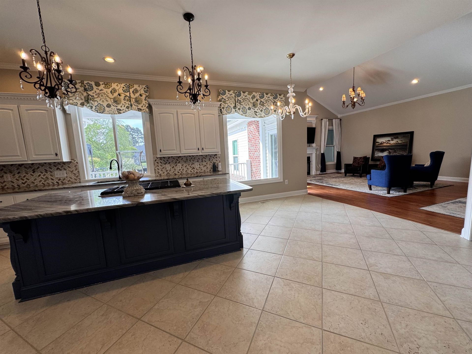 3771 Waterford Dr.  Photo 7