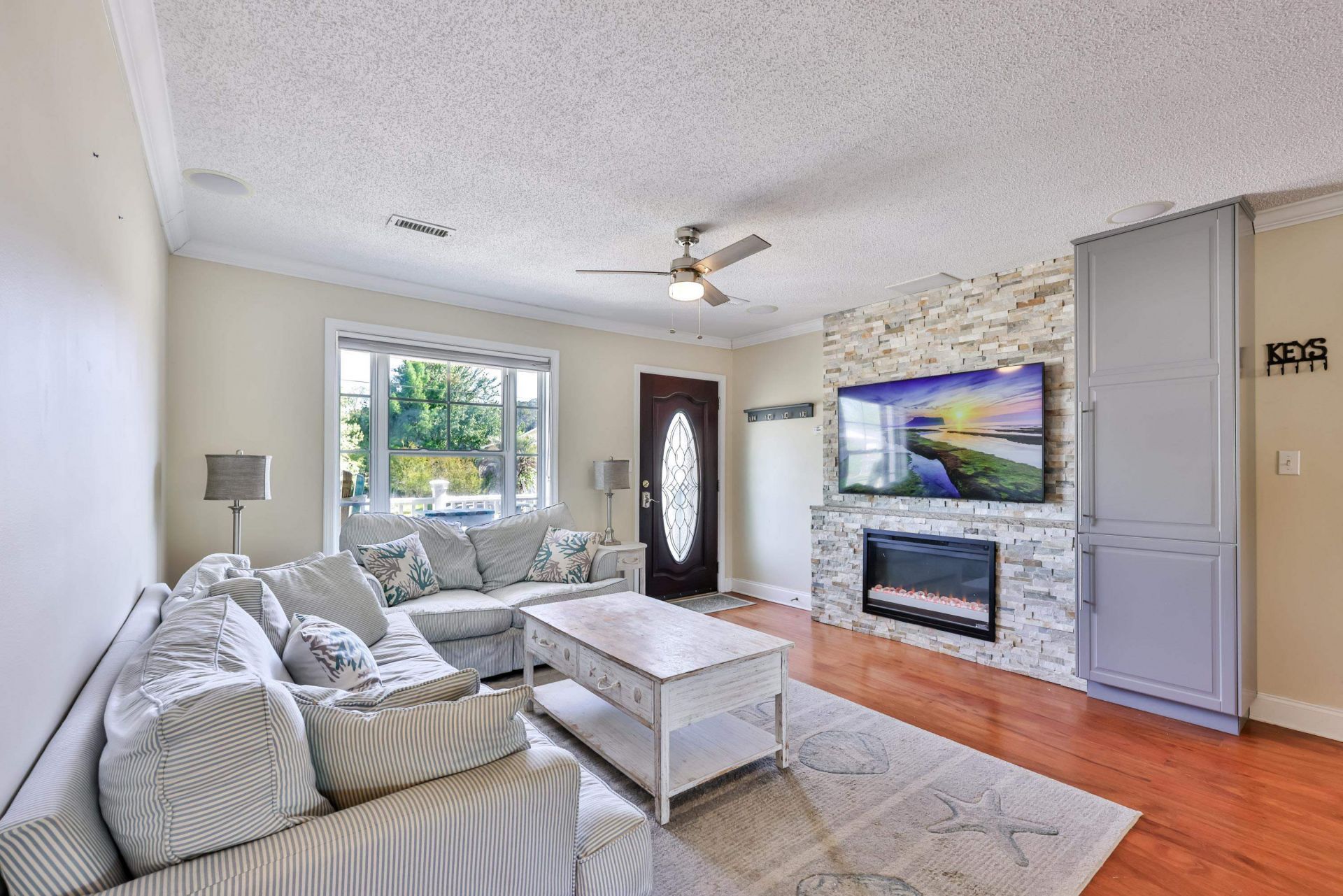 5884 Rosewood Dr. Photo 4