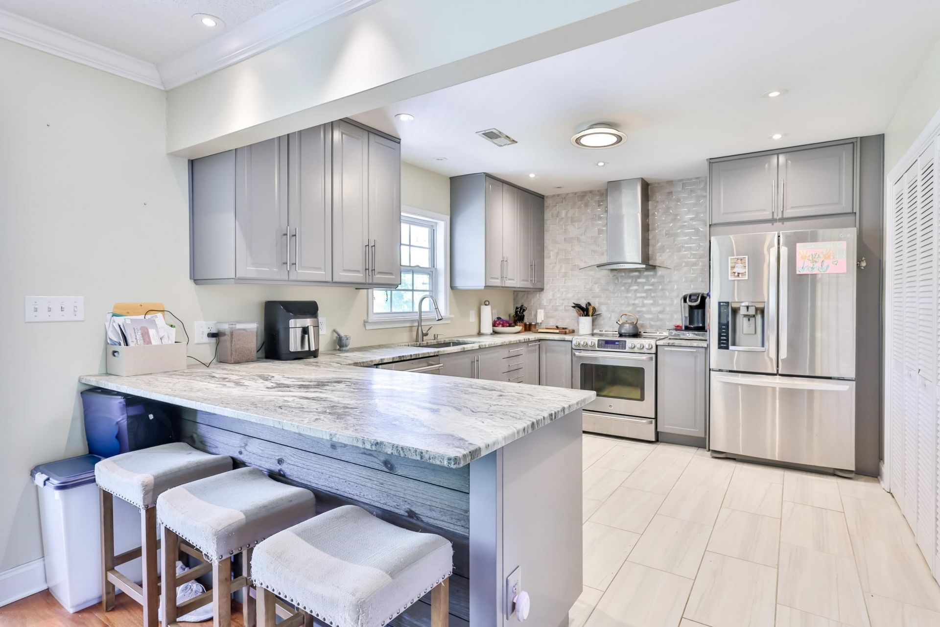 5884 Rosewood Dr. Photo 6