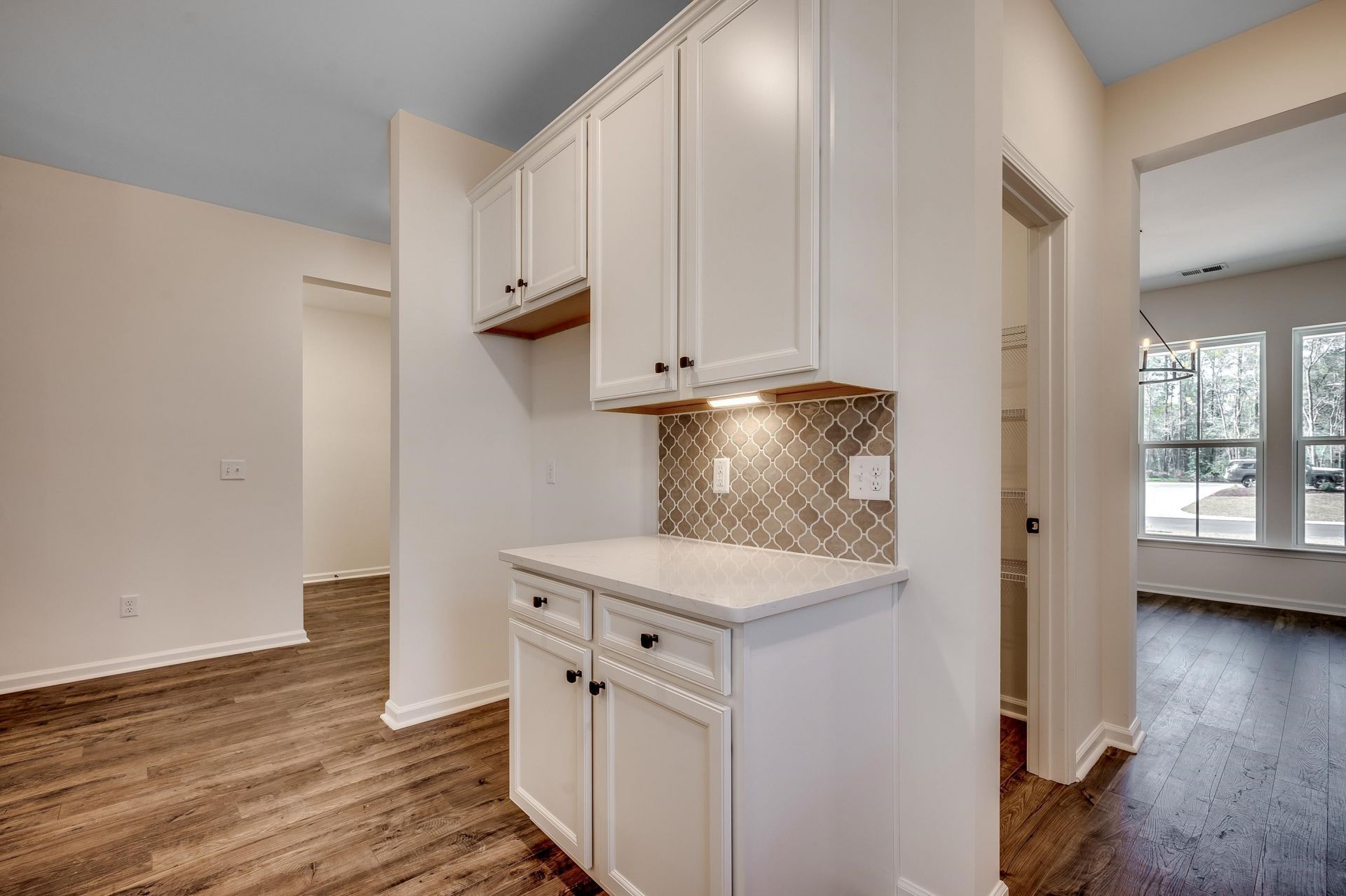 3044 Claredon St  Photo 15