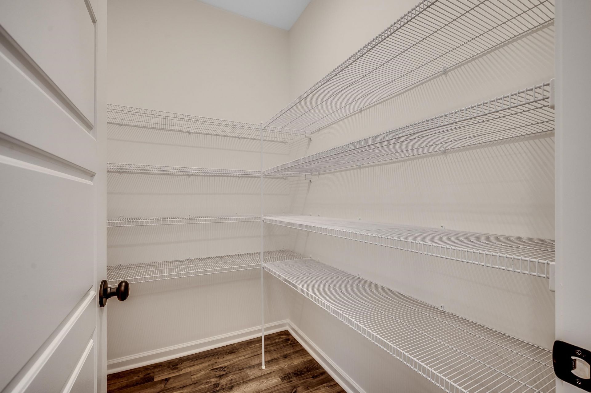 3044 Claredon St  Photo 16