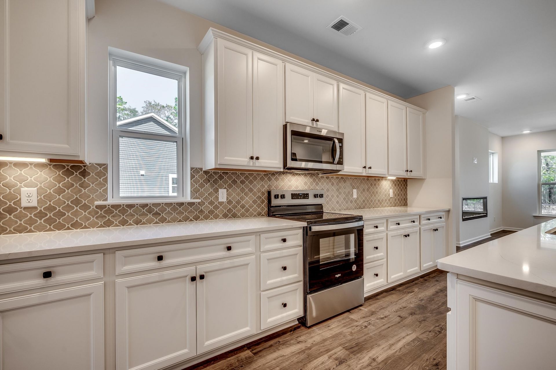 3044 Claredon St  Photo 7