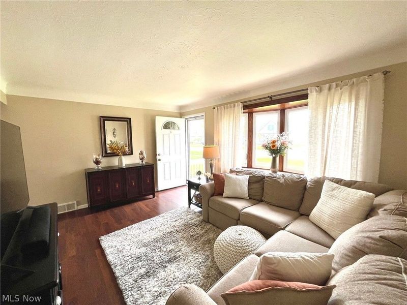 15546 Hummel Road, Brook Park, OH 44142 Photo 5