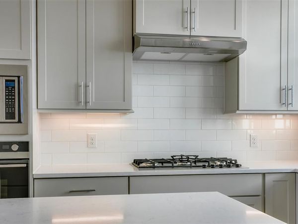 4651 New Water Lane , Dallas, TX 75219