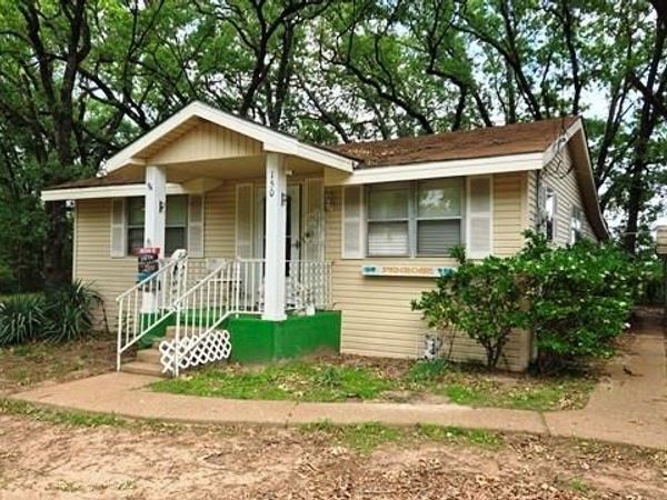 150 Meadow Lake Drive, Gun Barrel City, TX 75156