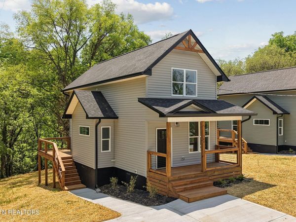 380 Nash Rd, Knoxville, TN 37914