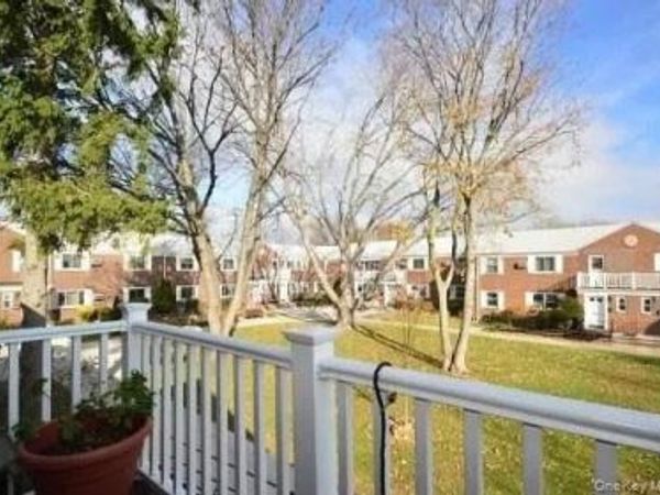 25517 74th Avenue, Unit Z, Glen Oaks, NY 11004