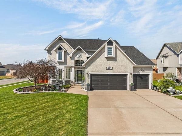 661 N Poplar Circle, Gardner, KS 66030