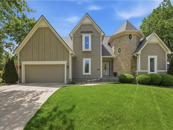 14220 S Brougham Drive, Olathe, KS 66062