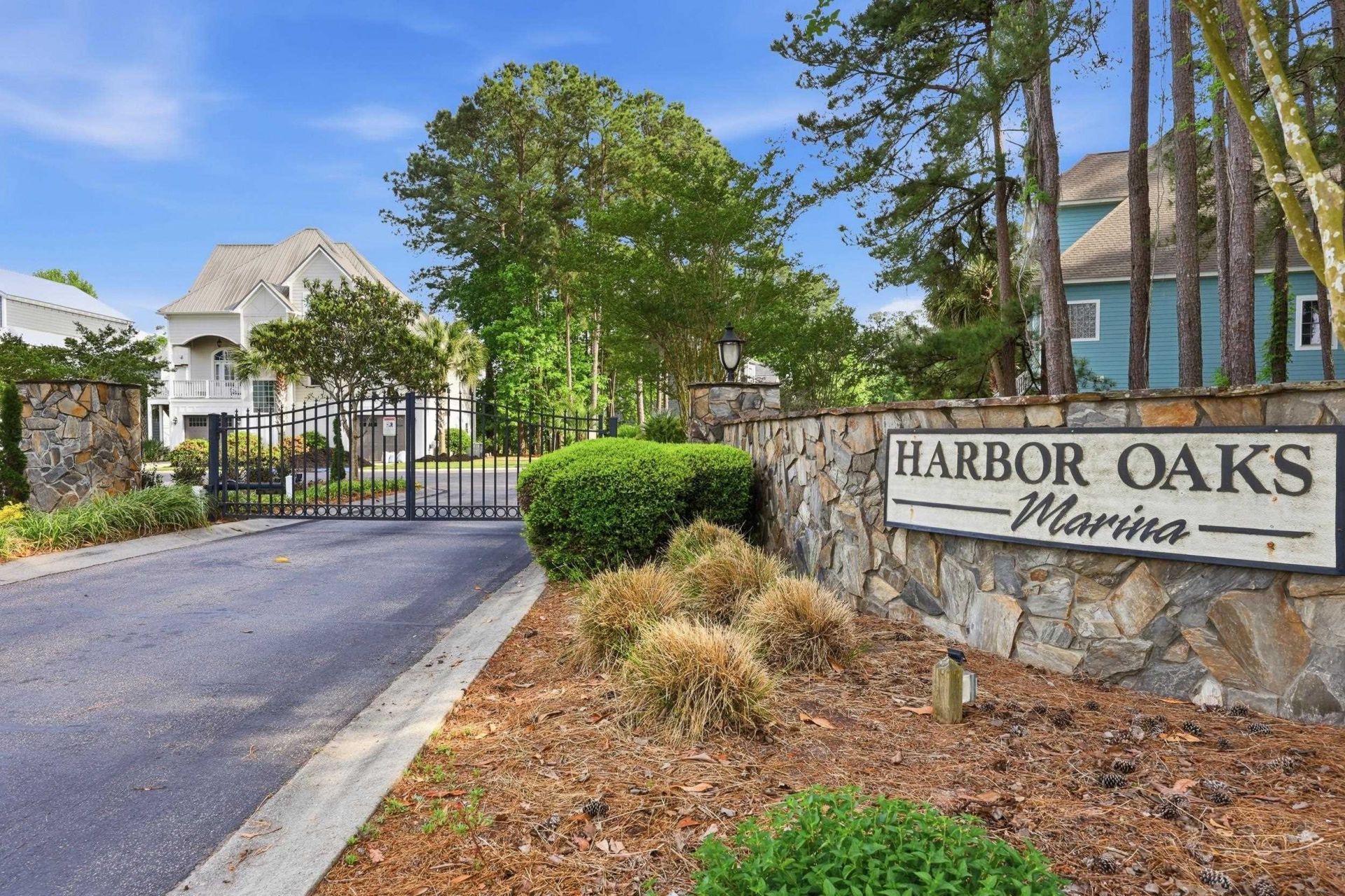 125 Harbor Oaks Dr. Photo 7