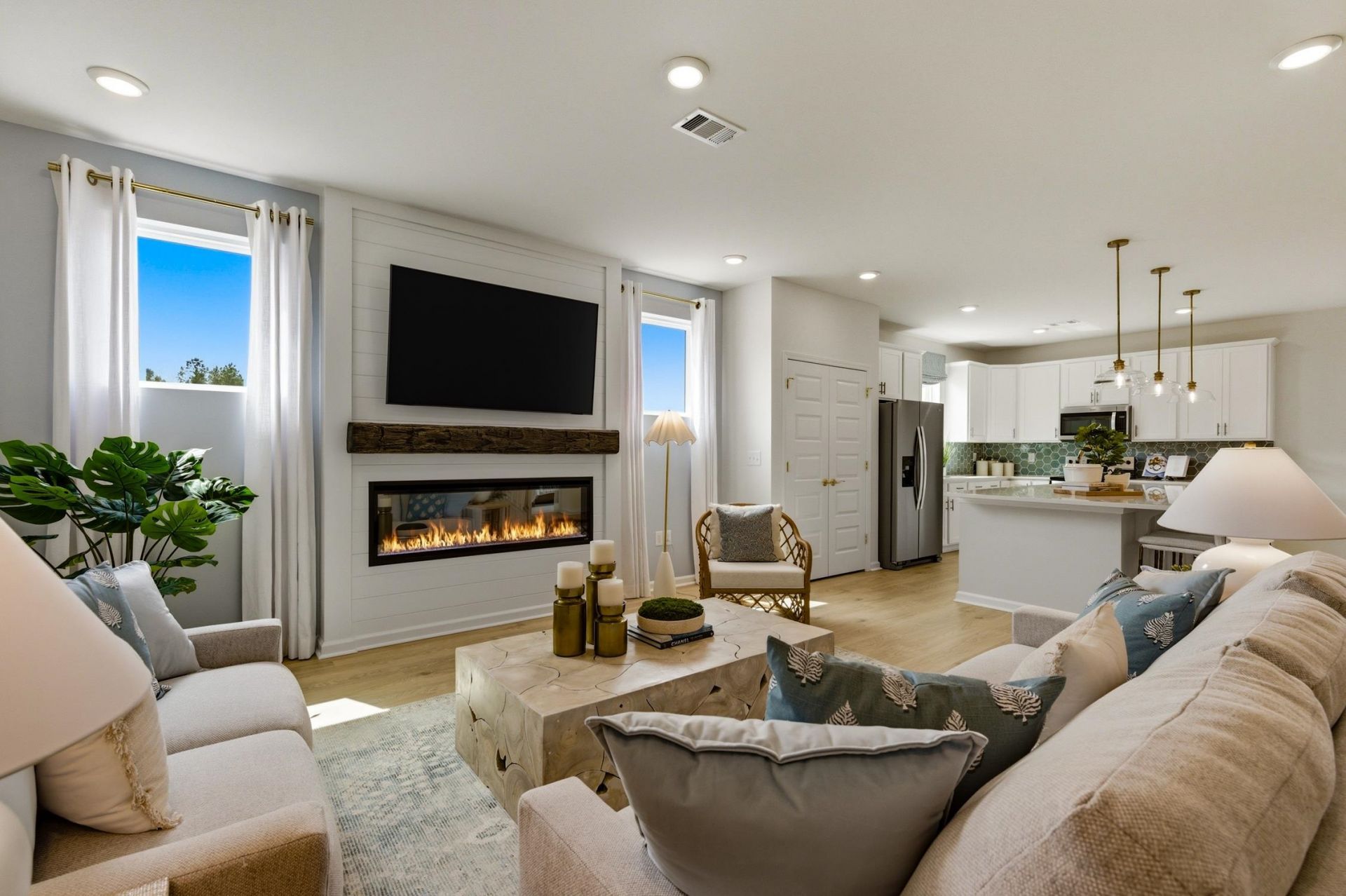 3013 Pembroke St  Photo 6