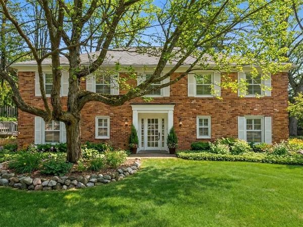 5067 Van Ness Drive, Bloomfield Hills, MI 48302