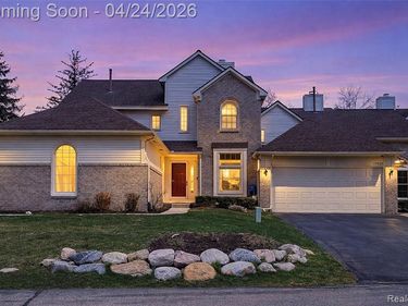 43470 Algonquin Drive, Novi, MI 48375