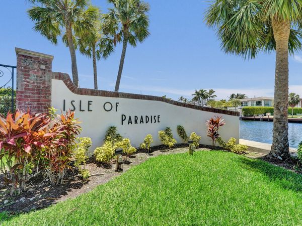 455 Paradise Isle Boulevard, Unit 305, Hallandale Beach, FL 33009