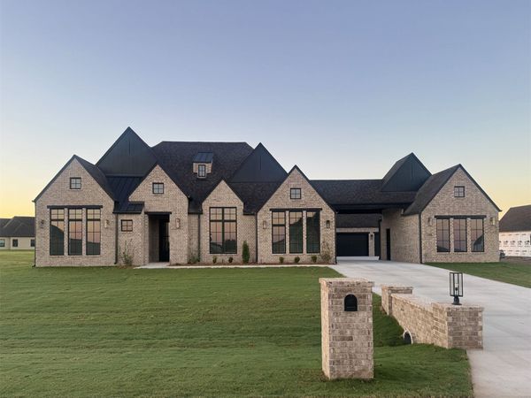 124 E 164th Place S, Glenpool, OK 74033
