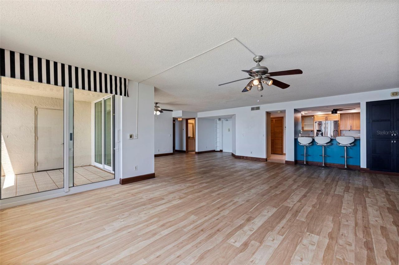 736 Island Way, Unit 504, Clearwater Beach, FL 33767 Photo