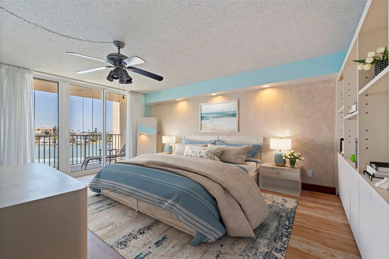 736 Island Way, Unit 504, Clearwater Beach, FL 33767 Photo