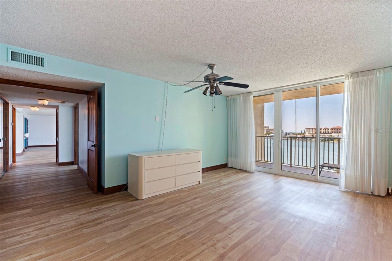 736 Island Way, Unit 504, Clearwater Beach, FL 33767 Photo