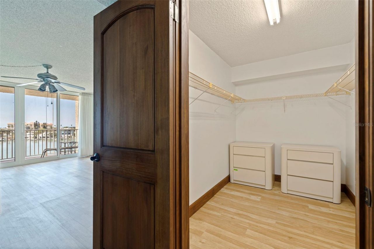 736 Island Way, Unit 504, Clearwater Beach, FL 33767 Photo