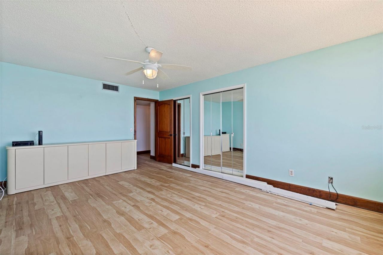 736 Island Way, Unit 504, Clearwater Beach, FL 33767 Photo