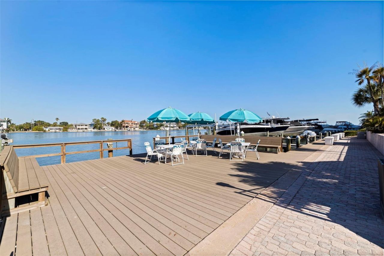 736 Island Way, Unit 504, Clearwater Beach, FL 33767 Photo
