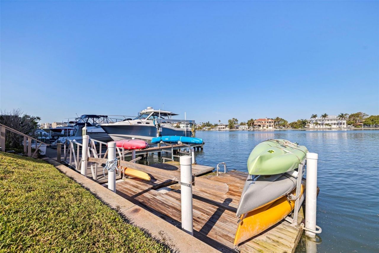 736 Island Way, Unit 504, Clearwater Beach, FL 33767 Photo