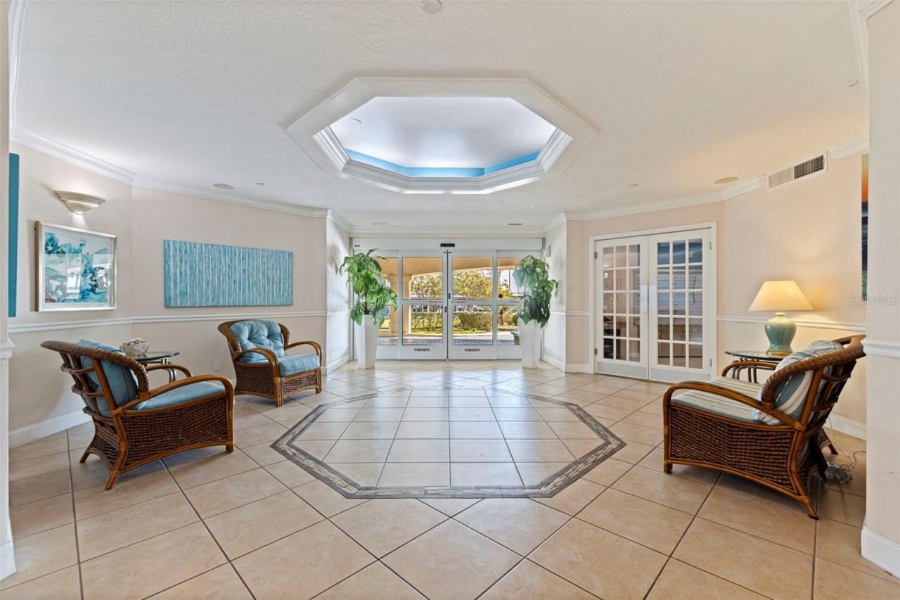 736 Island Way, Unit 504, Clearwater Beach, FL 33767 Photo