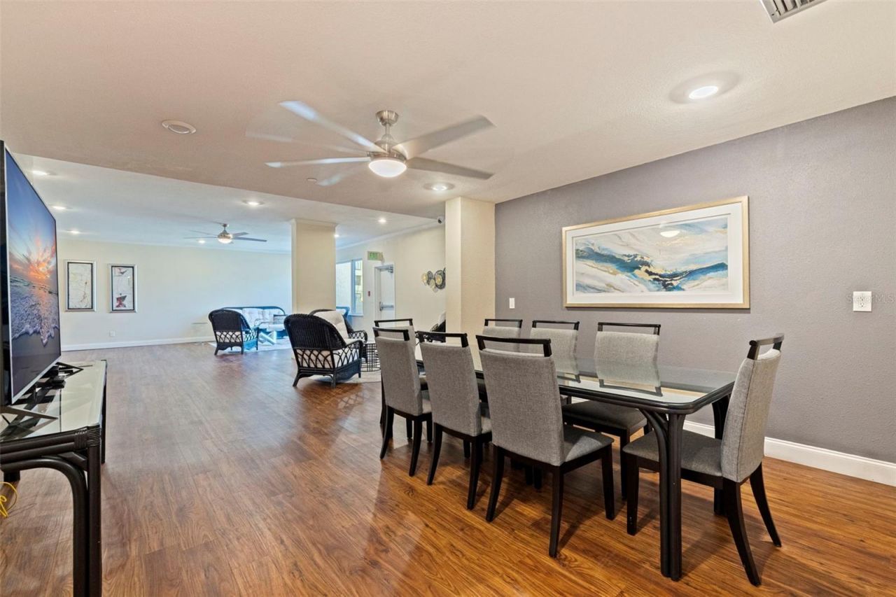 736 Island Way, Unit 504, Clearwater Beach, FL 33767 Photo