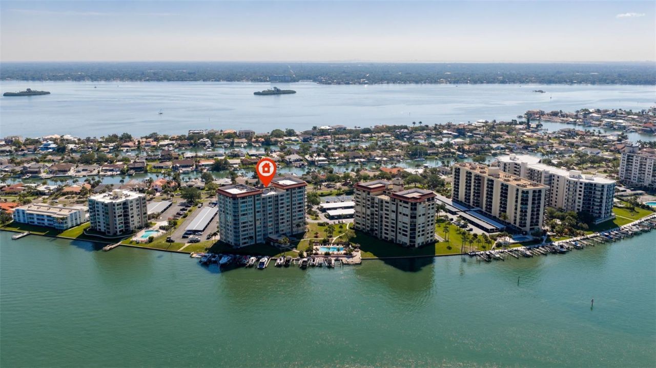 736 Island Way, Unit 504, Clearwater Beach, FL 33767 Photo