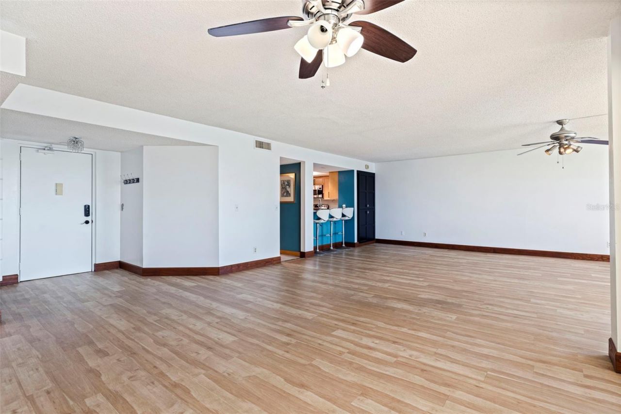 736 Island Way, Unit 504, Clearwater Beach, FL 33767 Photo