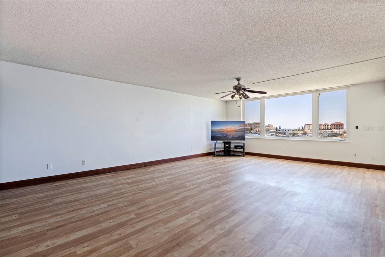 736 Island Way, Unit 504, Clearwater Beach, FL 33767 Photo