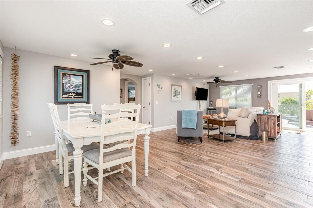 3811 101st Street W, Bradenton, FL 34210 Photo