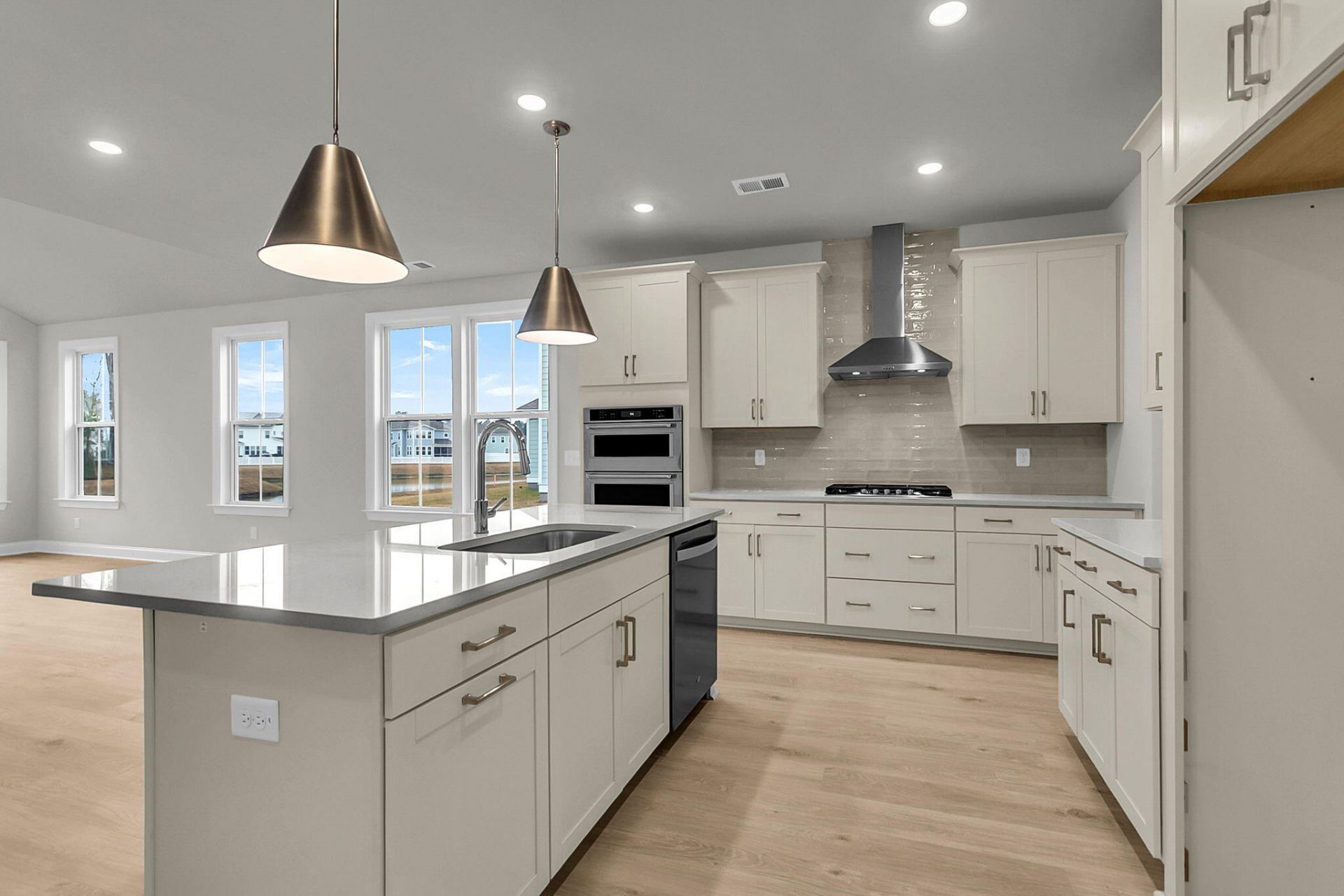 764 Maynard Lane Photo 11