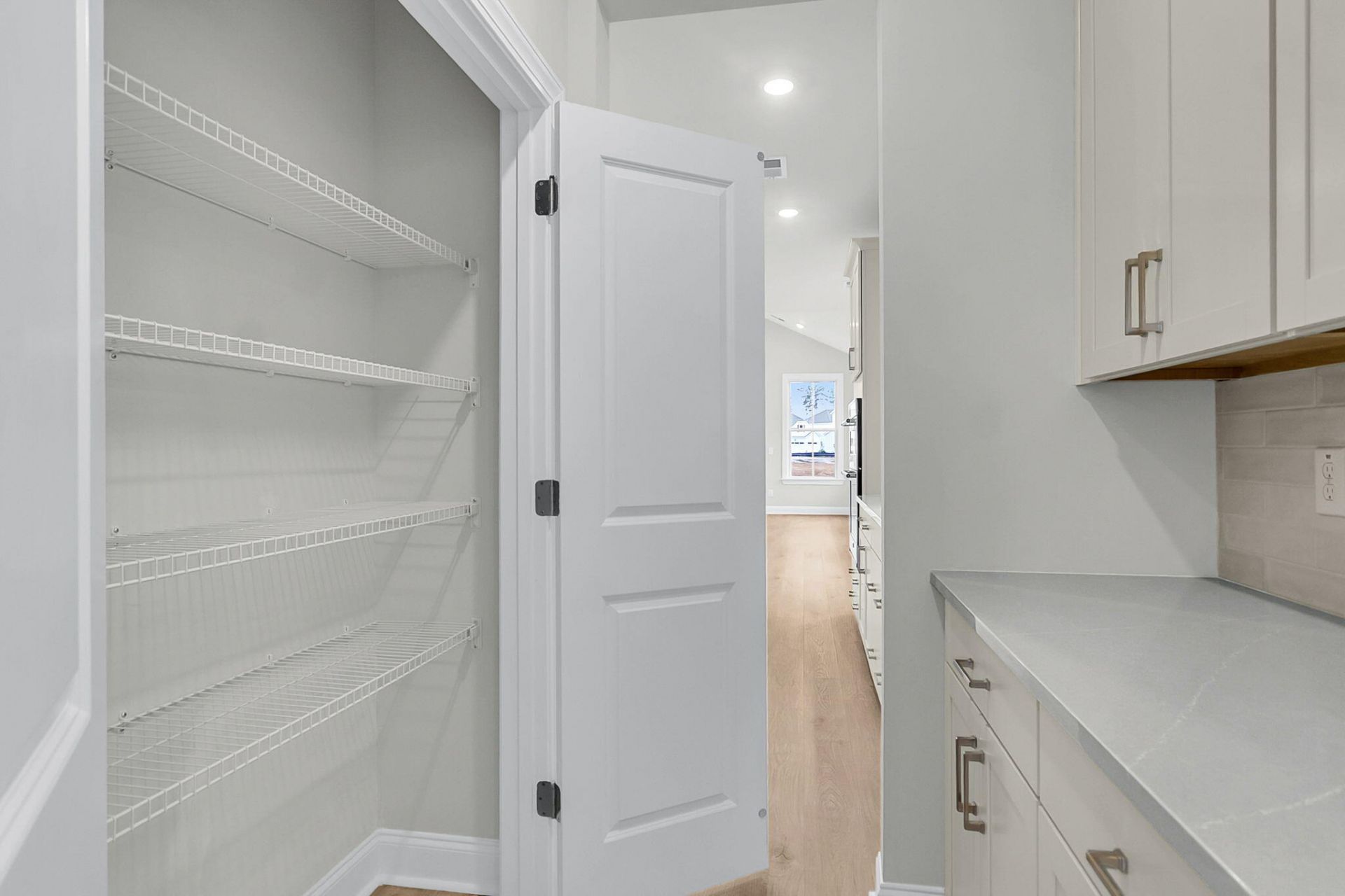 764 Maynard Lane Photo 9