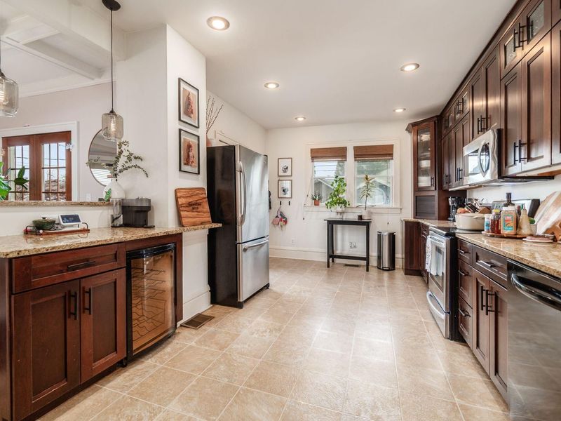 64 E Kelso Road, Columbus, OH 43202 Photo 14