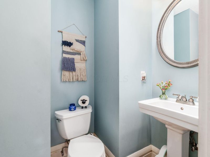 64 E Kelso Road, Columbus, OH 43202 Photo 16