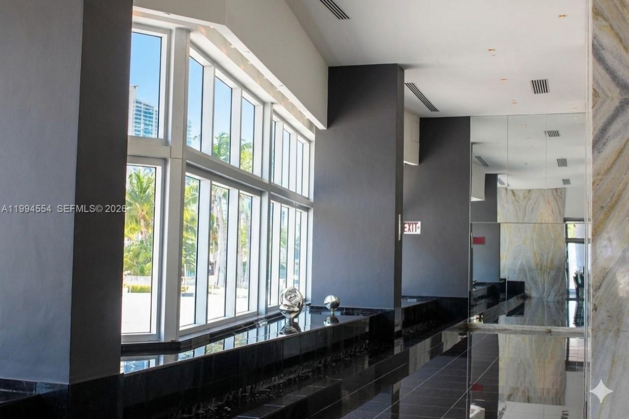 325 S Biscayne Blvd , Unit 3314, Miami, FL 33131 Photo