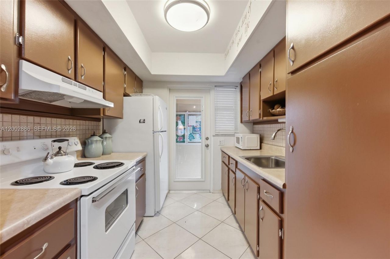 3216 SE 12th St, Unit 8, Pompano Beach, FL 33062 Photo