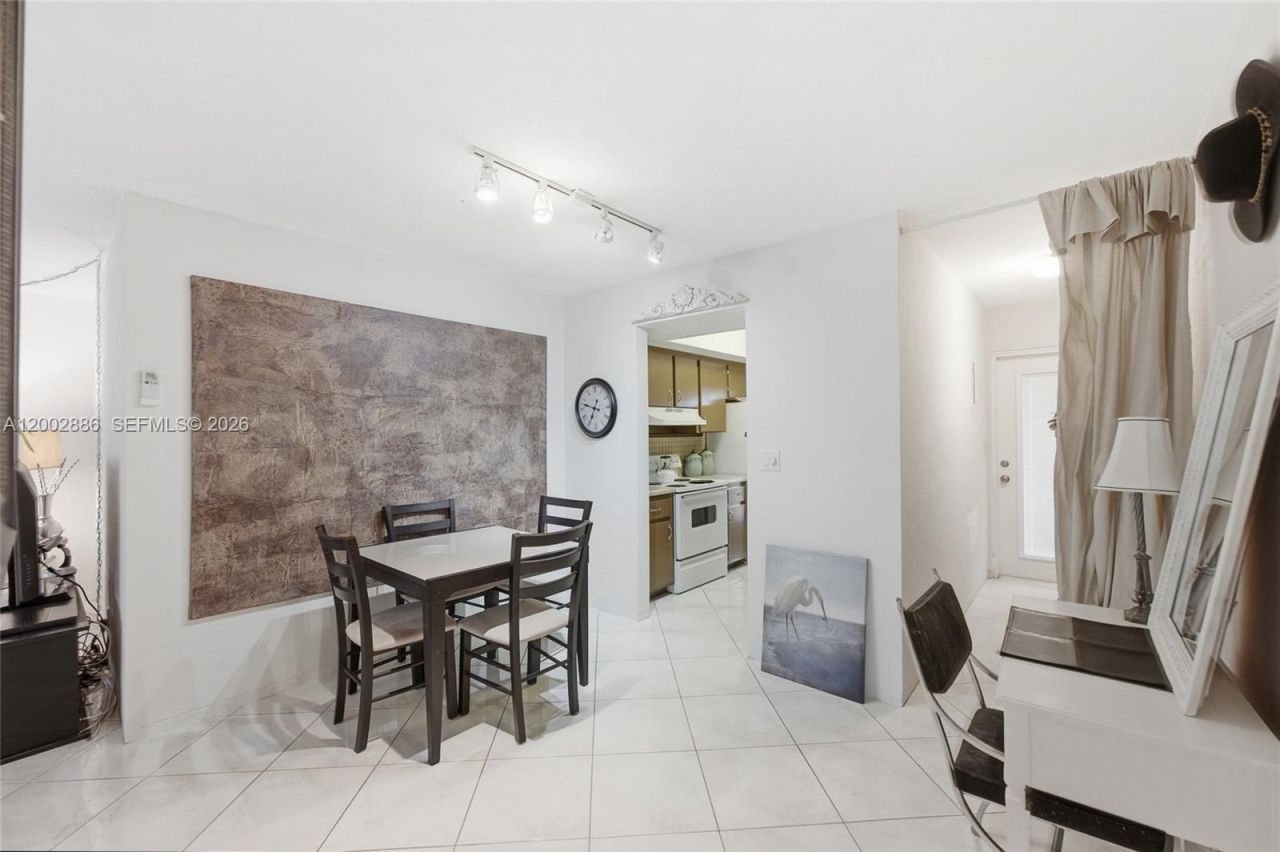 3216 SE 12th St, Unit 8, Pompano Beach, FL 33062 Photo