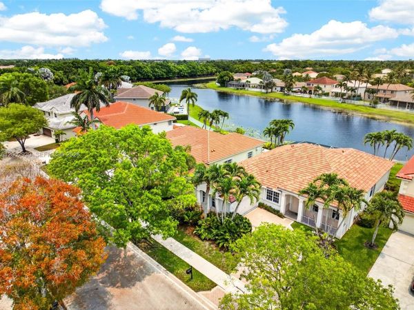 3928 Heron Ridge Ln, Weston, FL 33331