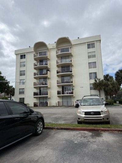 9350 Fontainebleau Blvd , Unit 413, Miami, FL 33172 Photo