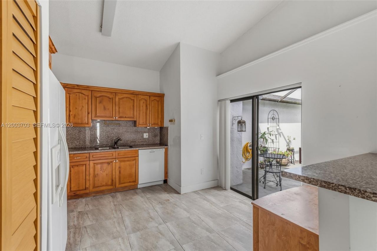6696 SW 152nd Pl, Unit 27-96, Miami, FL 33193 Photo