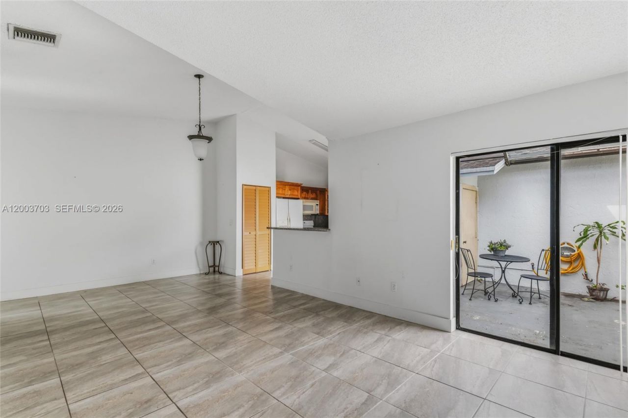 6696 SW 152nd Pl, Unit 27-96, Miami, FL 33193 Photo