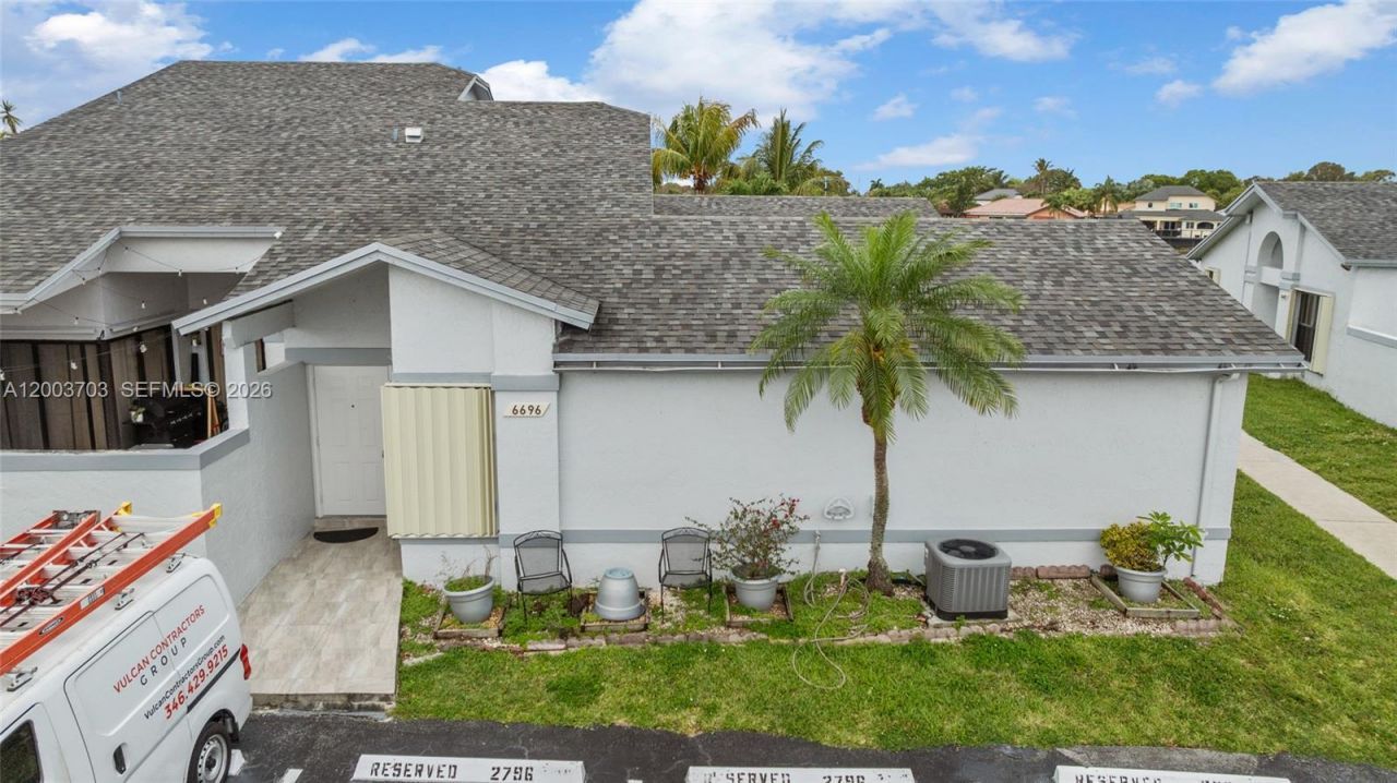 6696 SW 152nd Pl, Unit 27-96, Miami, FL 33193 Photo